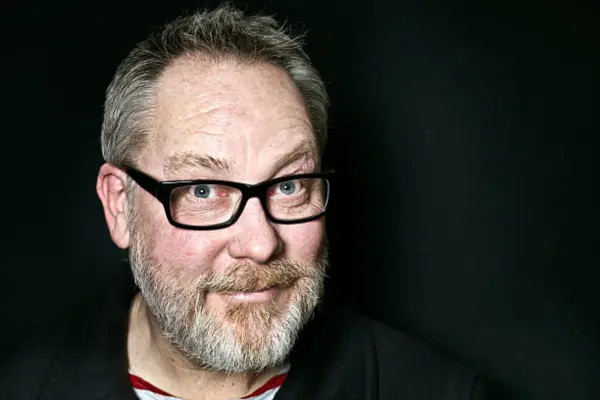 Vic Reeves’s Social Media Accounts